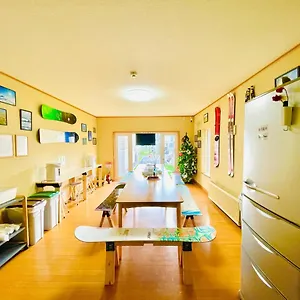  ホームステイ Yellow House Niseko 日本